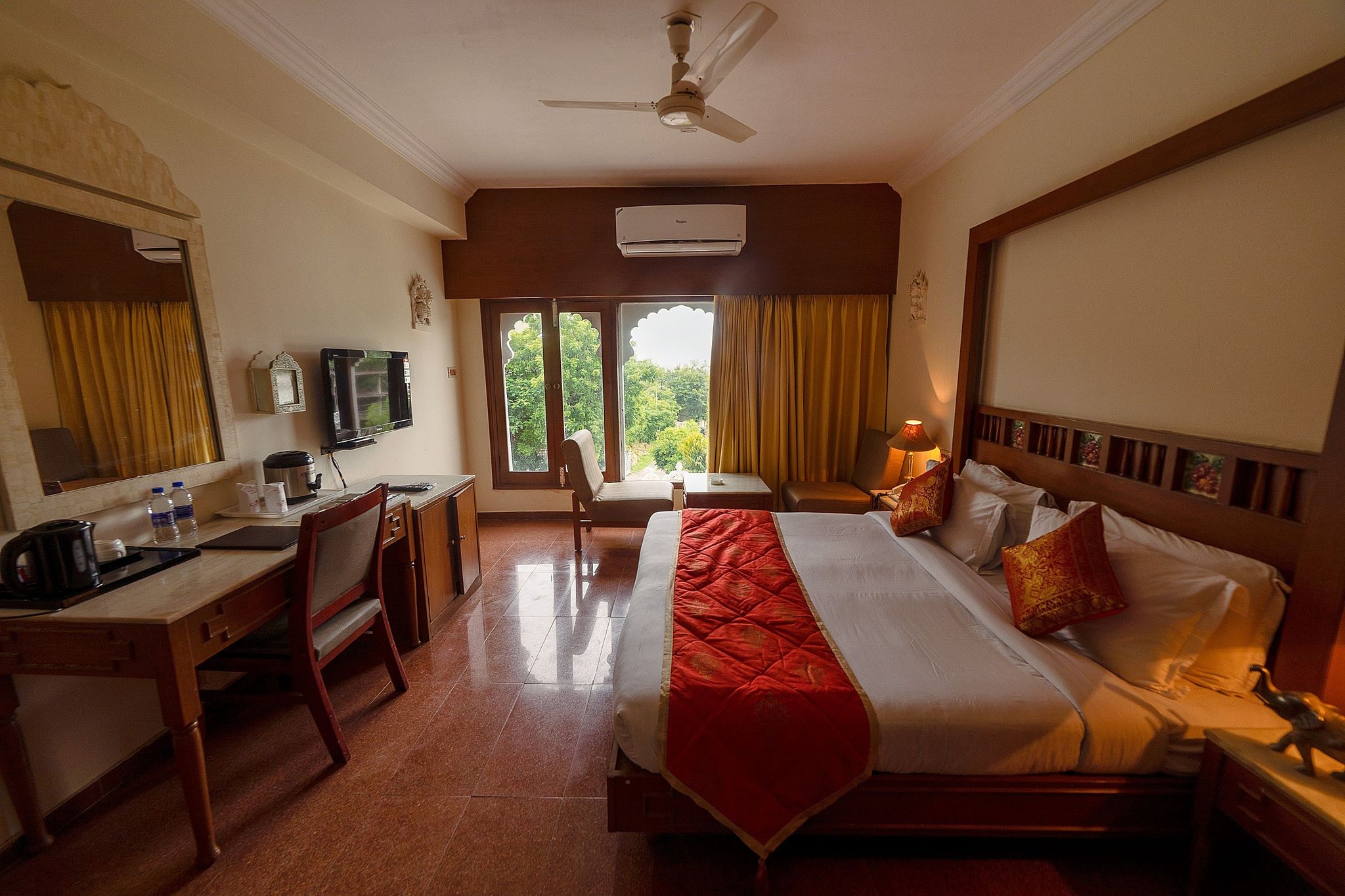 Hotel Hilltop Palace Deluxe Non Lake Facing Room 9