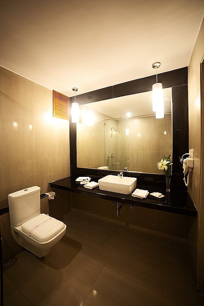 Hotel Hilltop Palace Deluxe Non Lake Facing Room 12