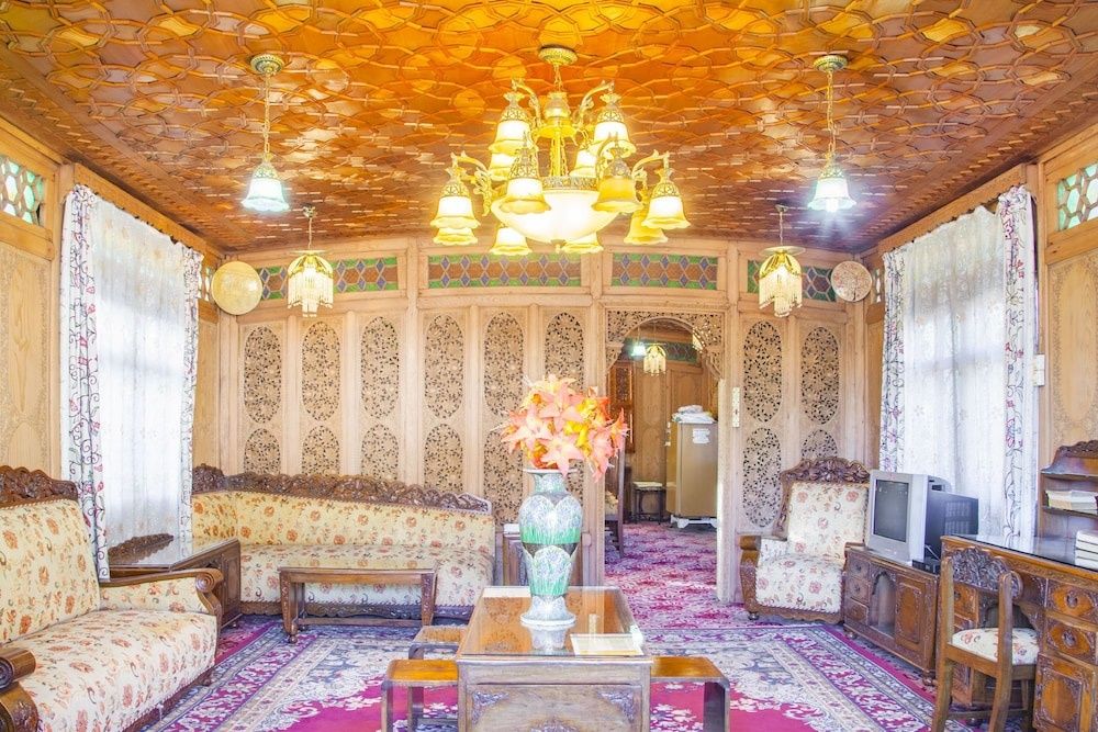 undefined GuestHouser 1 BR Houseboat 126f 3