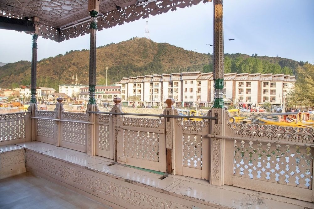 undefined GuestHouser 1 BR Houseboat 126f 7