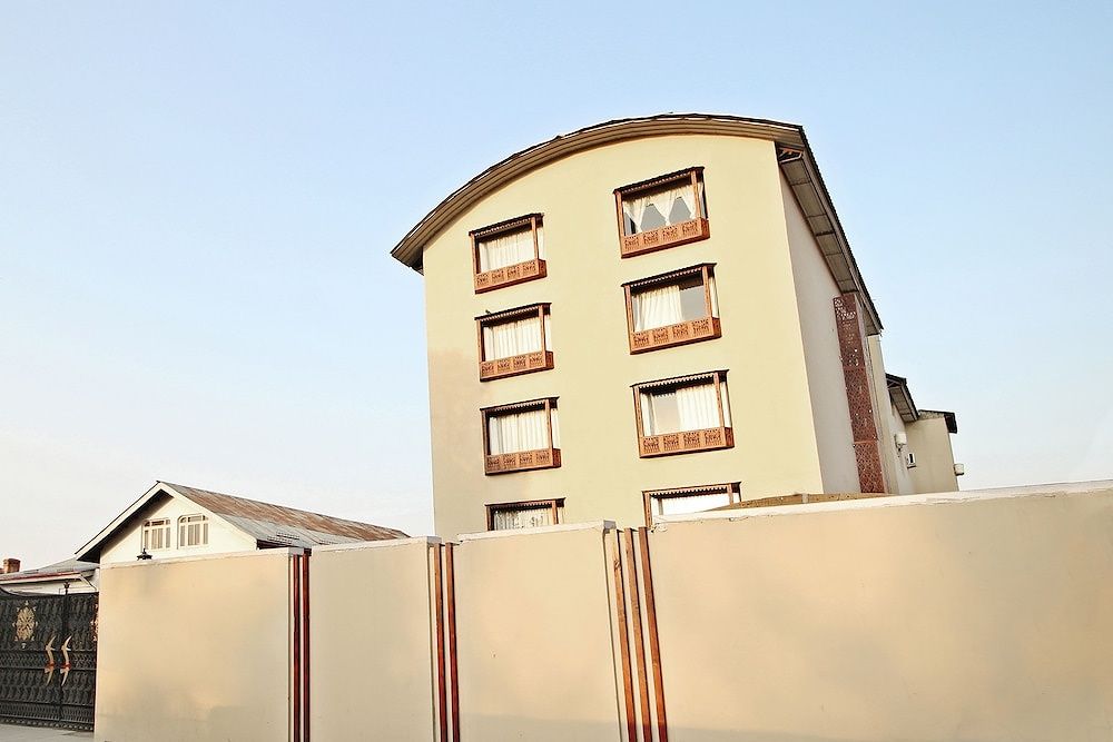 undefined Capital O 28688 The Saffron Hotel 4