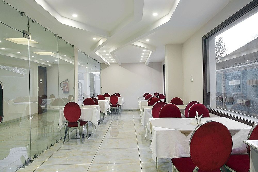 undefined Capital O 28688 The Saffron Hotel 7