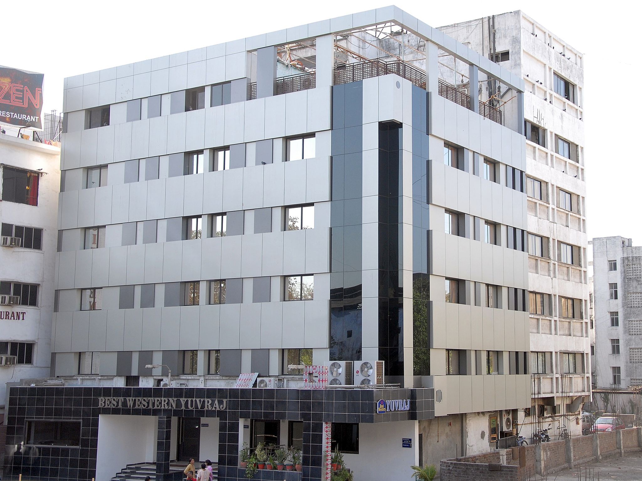 Click Hotel Yuvraj, Surat
