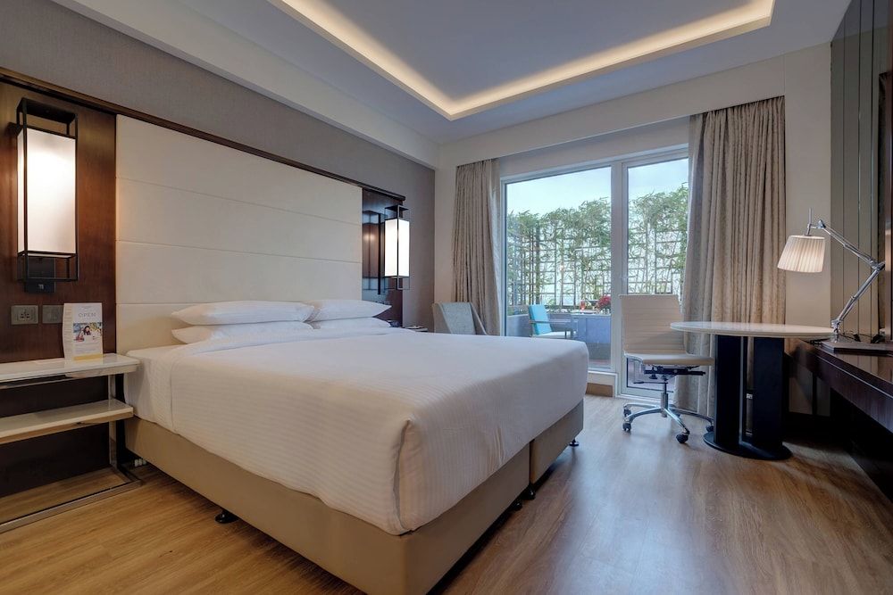 Courtyard by Marriott Surat Deluxe Room, 1 King Bed