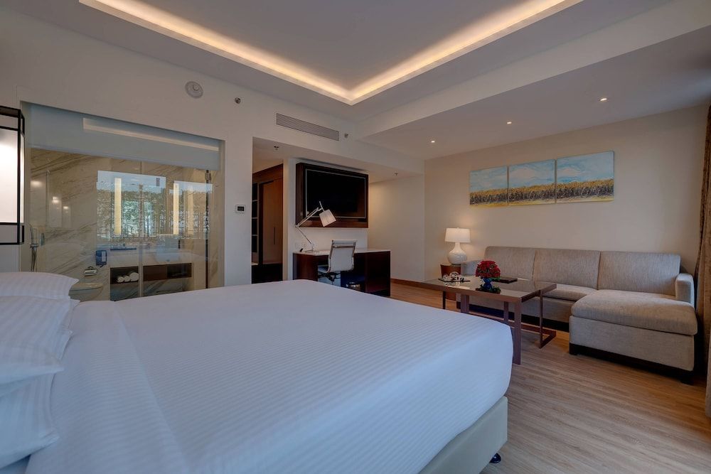 undefined Courtyard by Marriott Surat 5