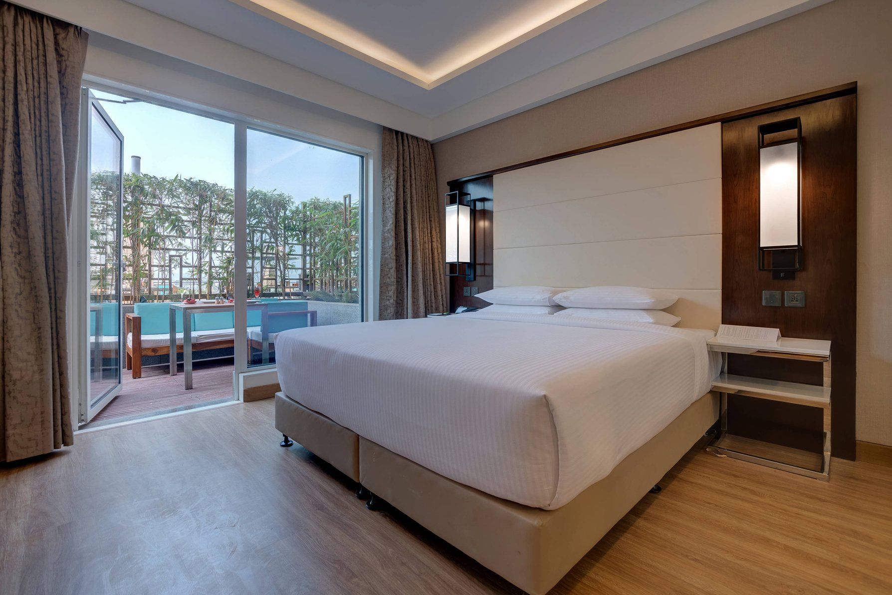 Premier Executive Room,_LINE_TERMINATED