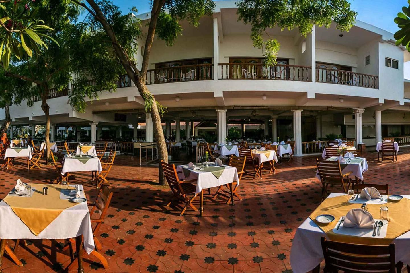Food & Dining
