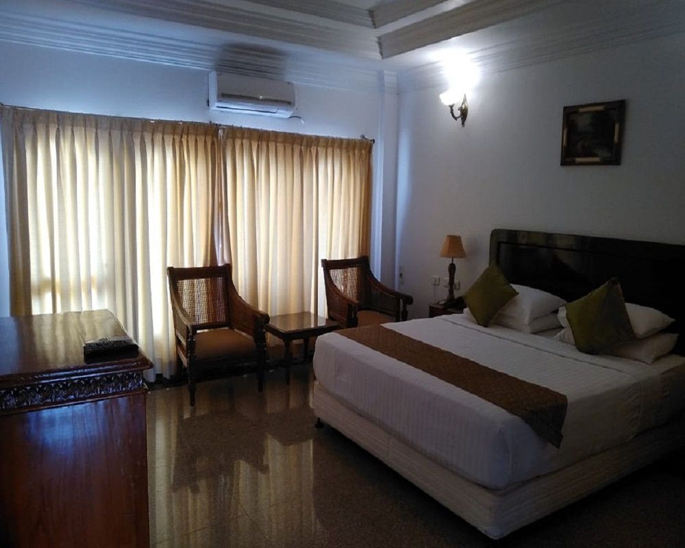 Pet Friendly 1 King Bed