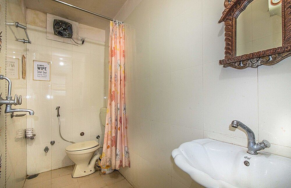 Backpacker Panda Lake Pichola Udaipur AC Private Ensuite room 4