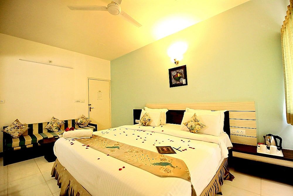 Hotel Ashish Palace Deluxe Double or Twin Room 2