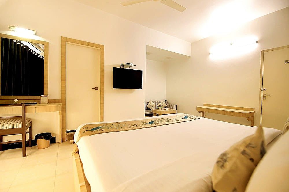Hotel Ashish Palace Deluxe Double or Twin Room 6