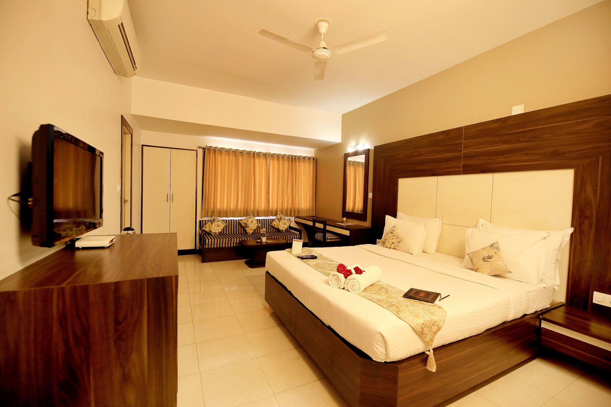 Hotel Ashish Palace Super Deluxe Room 9