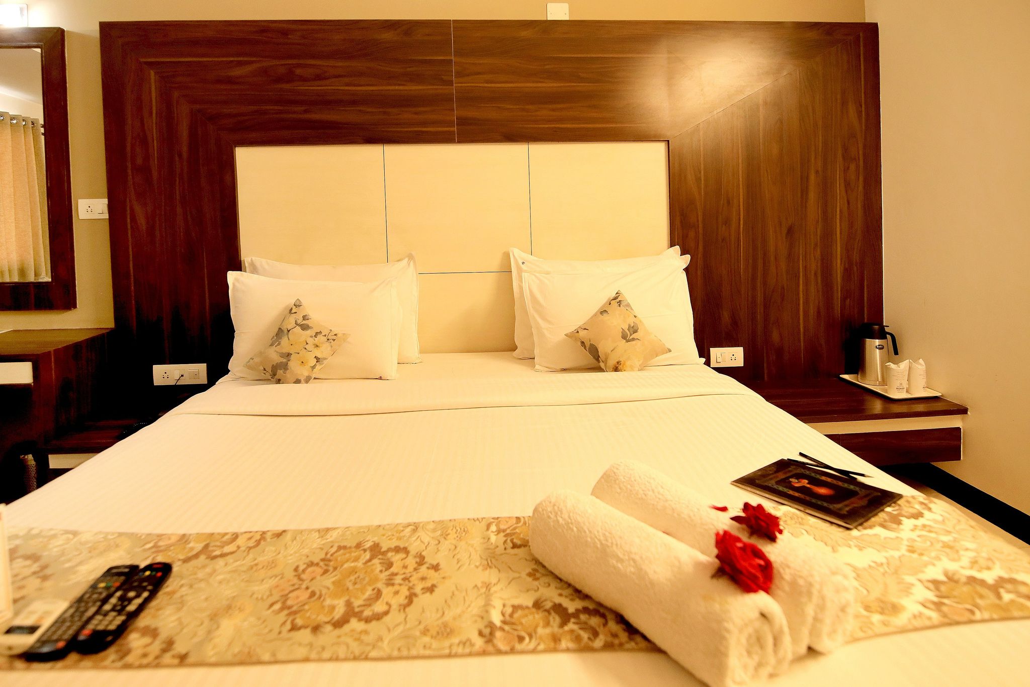 Hotel Ashish Palace Super Deluxe Room 7