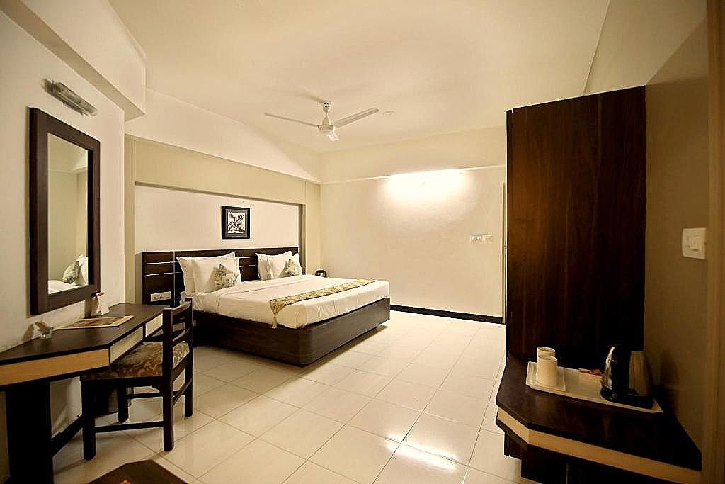 Hotel Ashish Palace Deluxe Double or Twin Room 3
