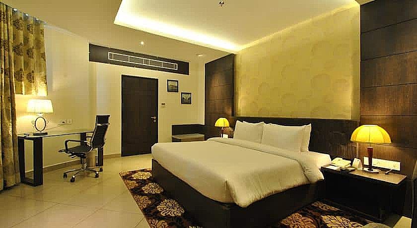 Rivatas By Ideal Deluxe Room 4