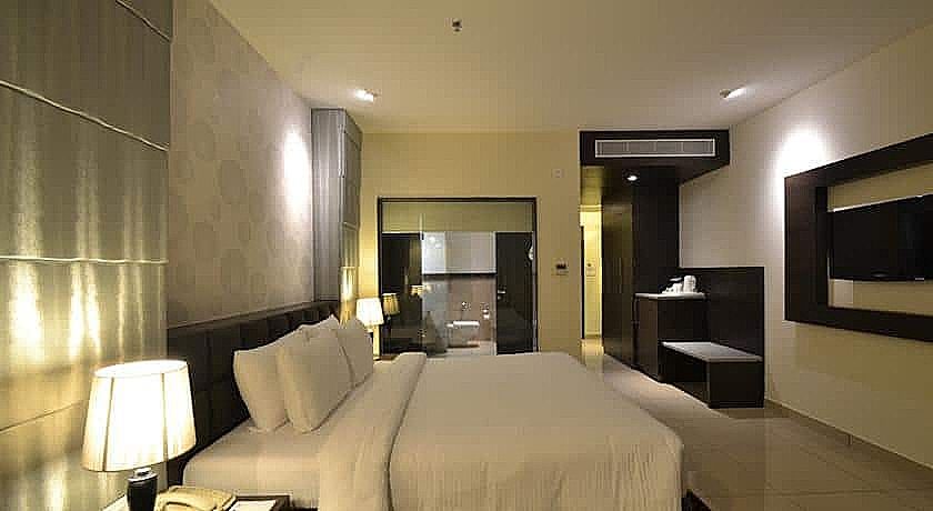 Rivatas By Ideal Deluxe Room 5