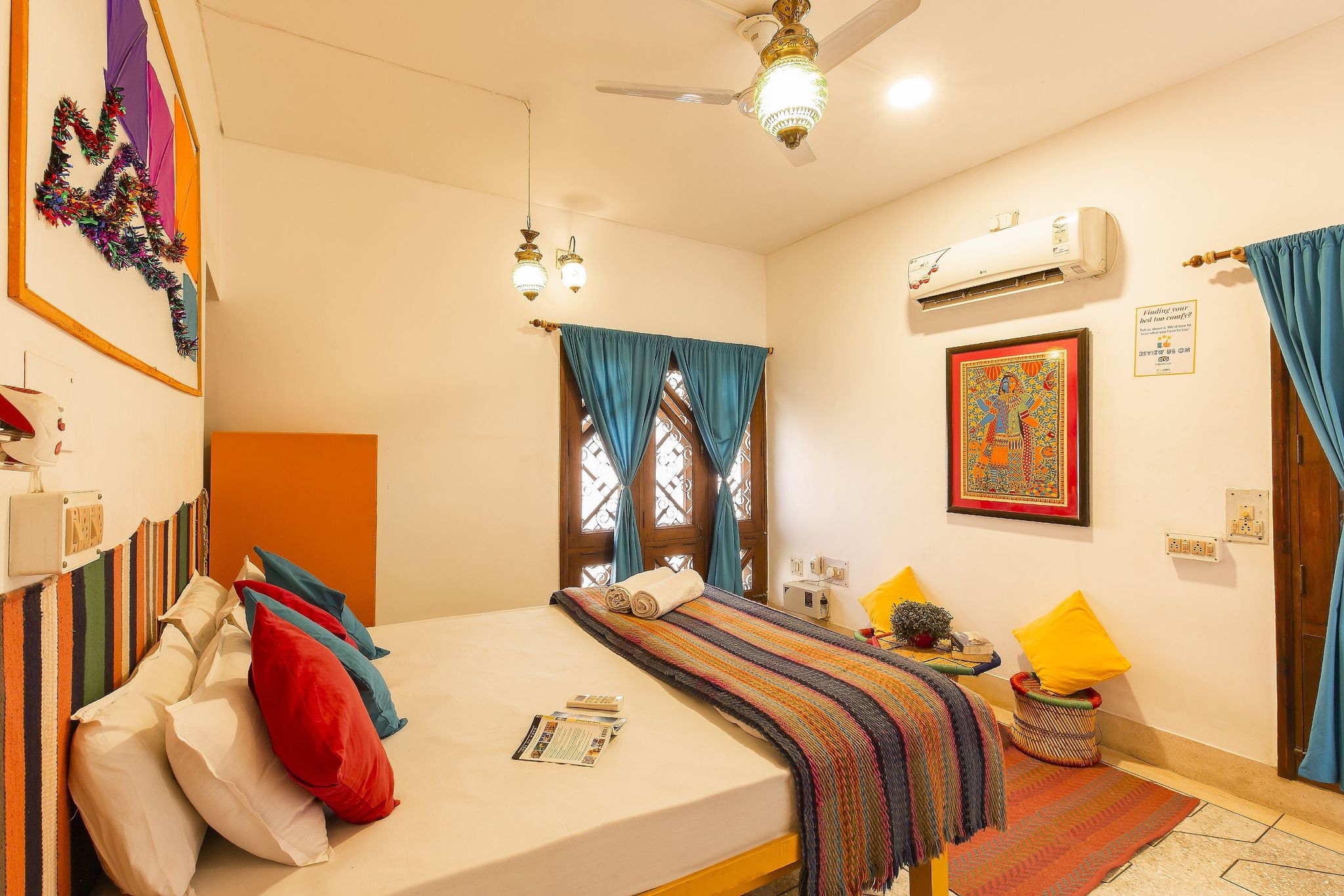 goSTOPS Lite Varanasi Deluxe Private AC Room with Ensuite Bathroom 2