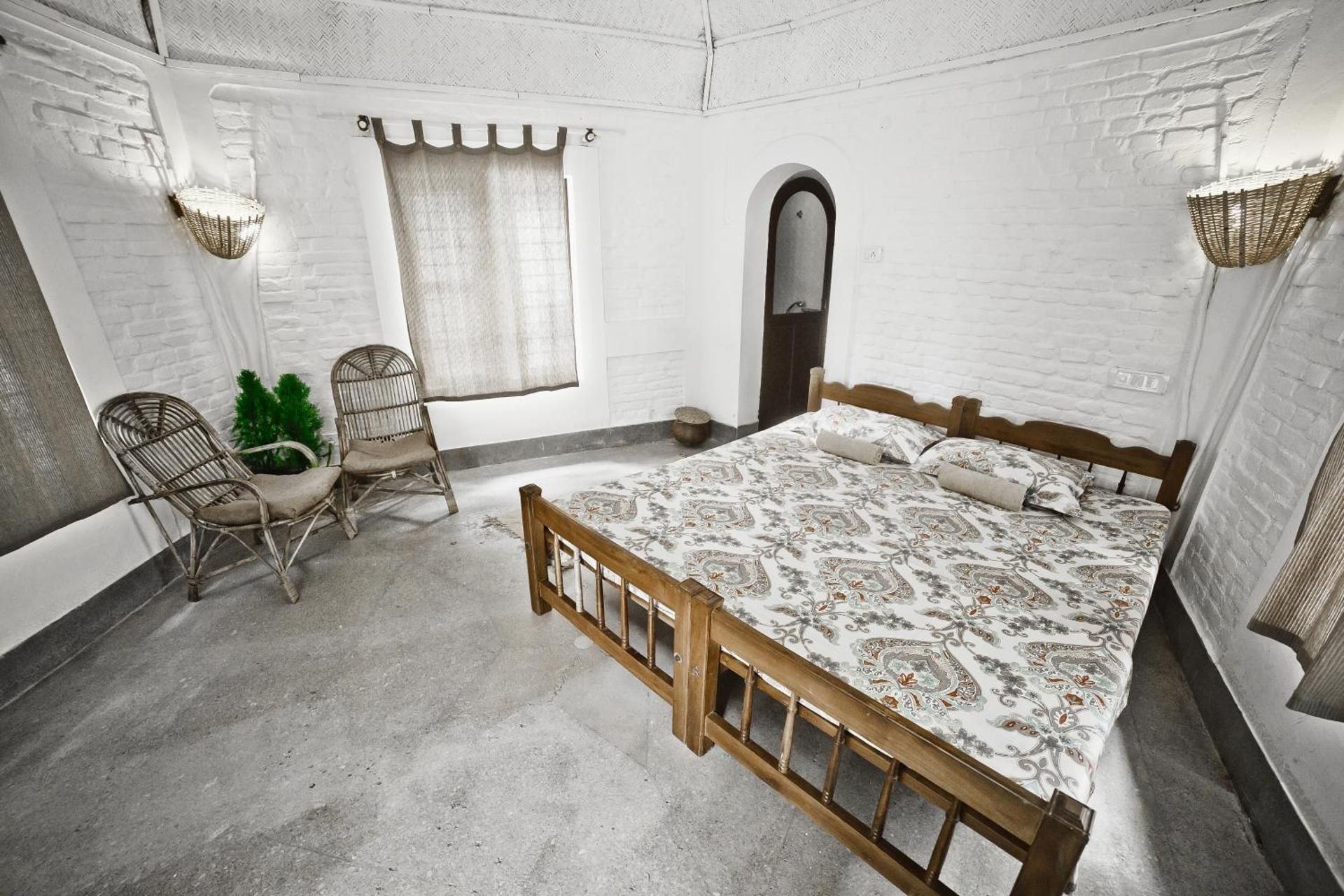 InDa Hotel AC Deluxe Double Room 15