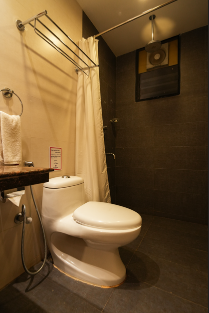 MGM Vailankanni Residency Deluxe Room - Twin Bed 8