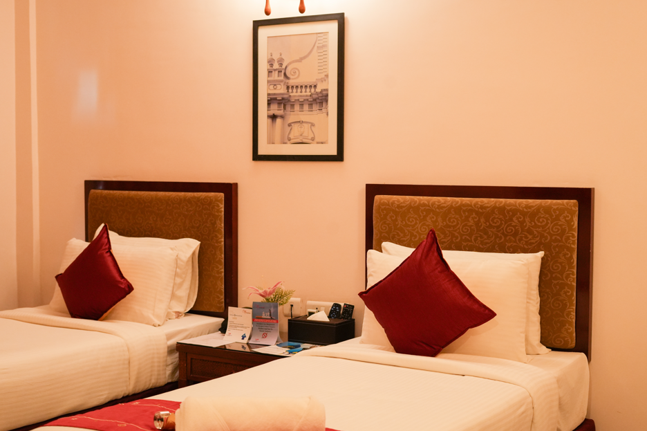 MGM Vailankanni Residency Deluxe Room - Twin Bed 2