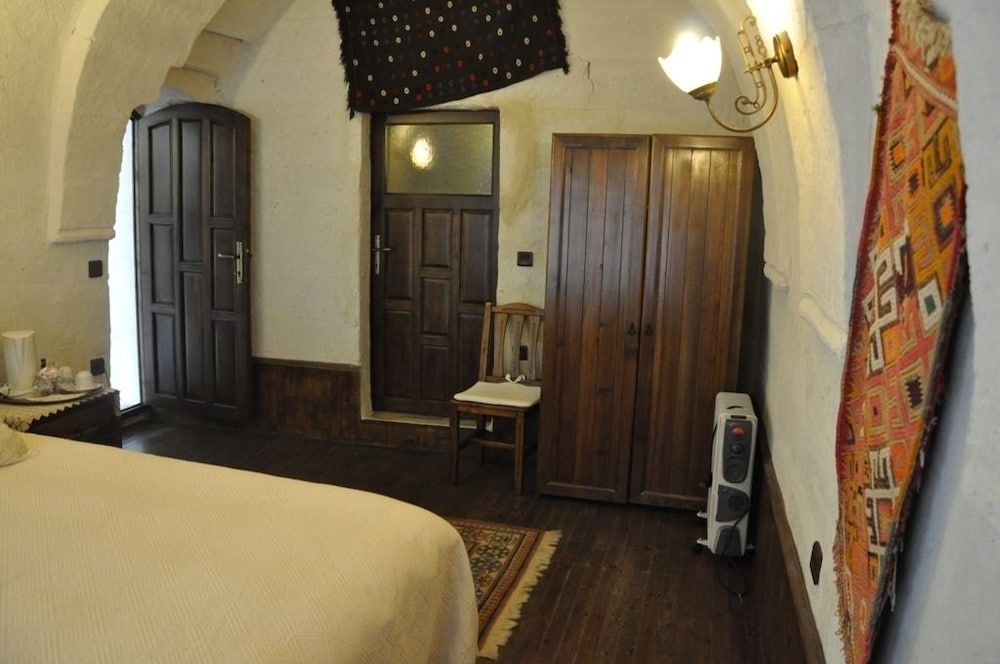 undefined Aravan Evi 3