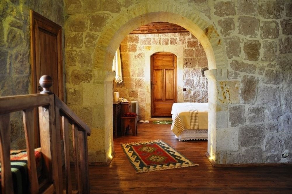 undefined Aravan Evi 7