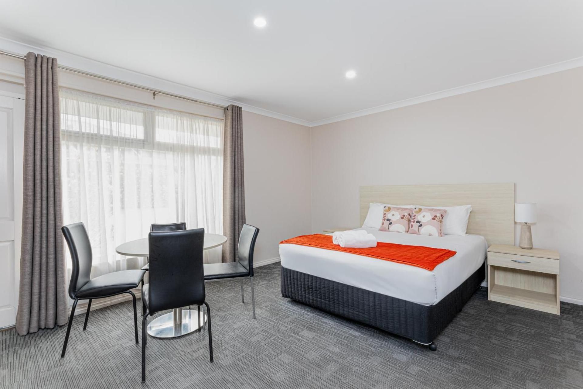 Executive Family Spa Suite, Free Wi-Fi & Parking