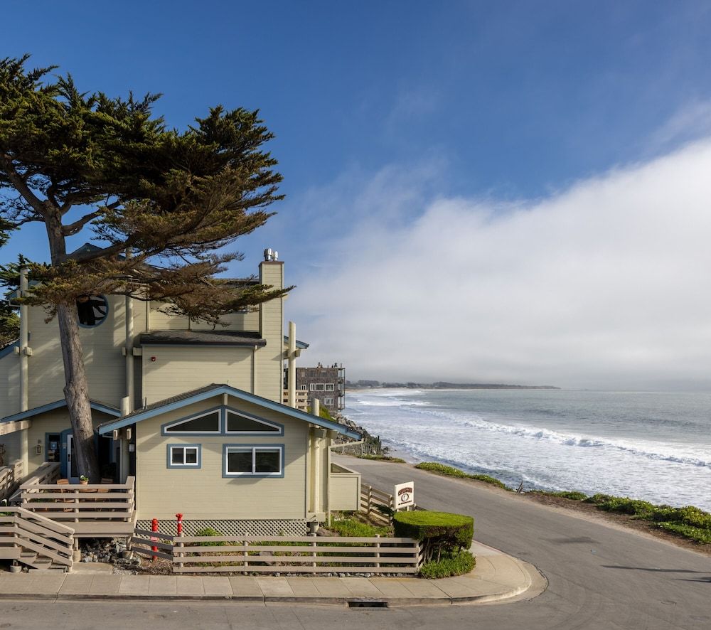 undefined Cypress Inn On Miramar Beach 3