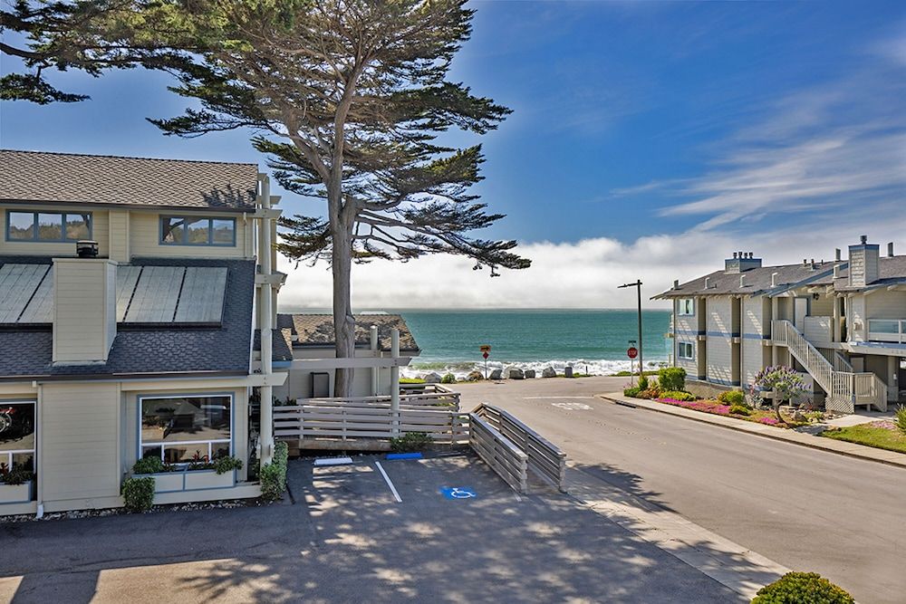 undefined Cypress Inn On Miramar Beach 8