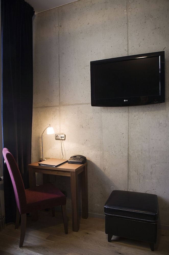 Rex Hotel Economy Double room - 1 queensize-bed (140cm) 5