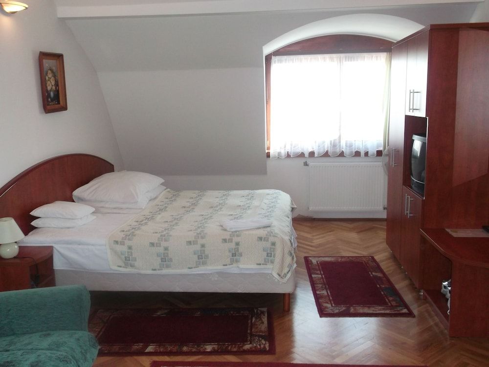 Helios Hotel Pension Basic Studio 3