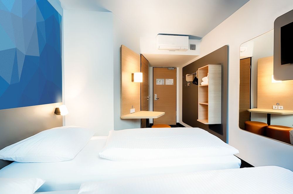 B&B Hotel Berlin City-West Twin Room