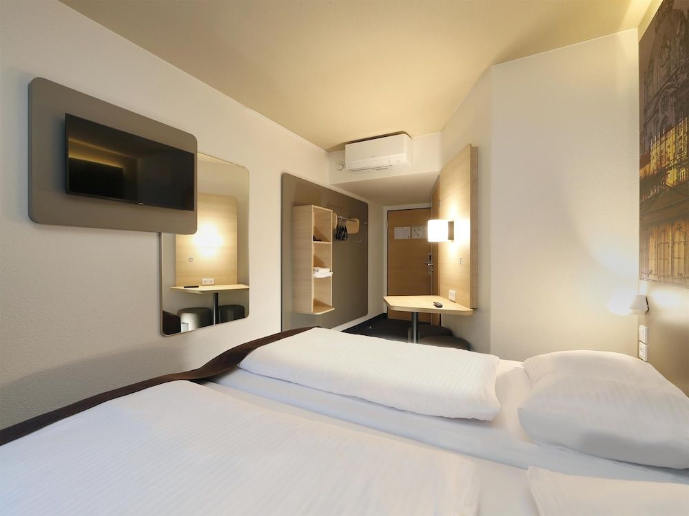 B&B Hotel Berlin City-West Twin Room