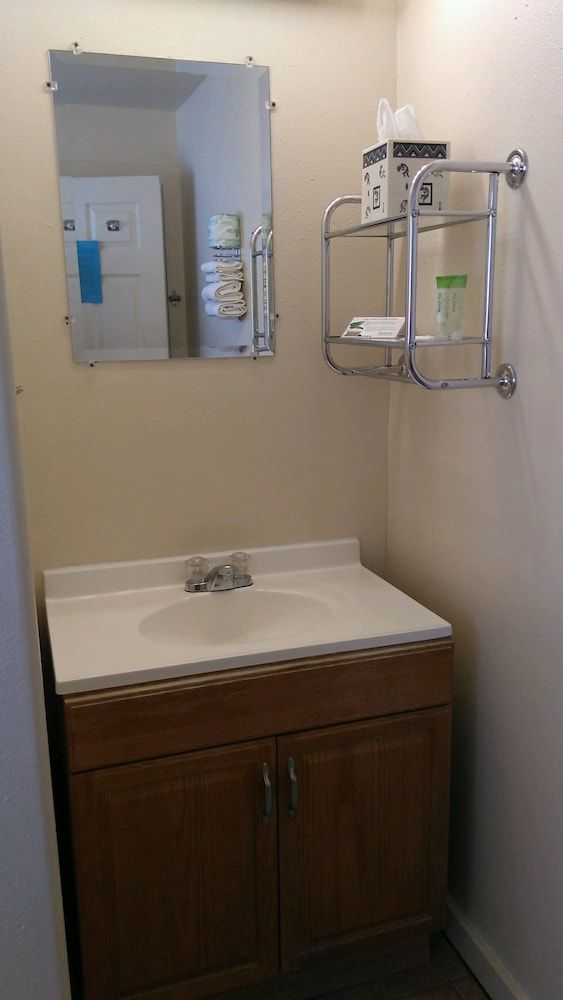 Inca Inn Superior Room, 1 Queen Bed, Non Smoking 10