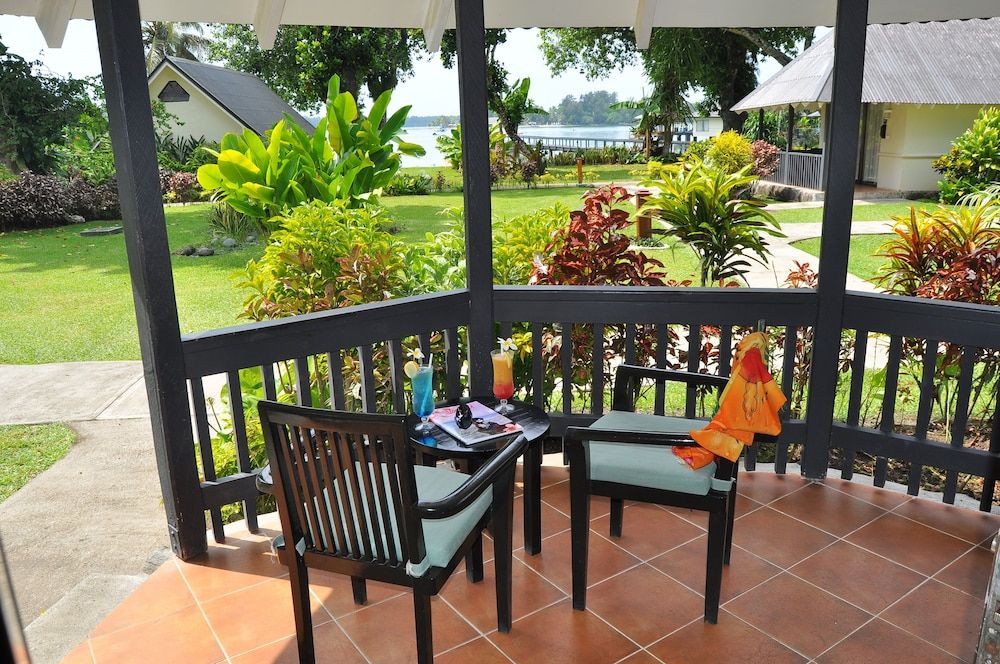Warwick Le Lagon - Vanuatu Bungalow, Garden View 4