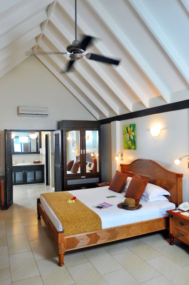 Warwick Le Lagon - Vanuatu Bungalow, Garden View