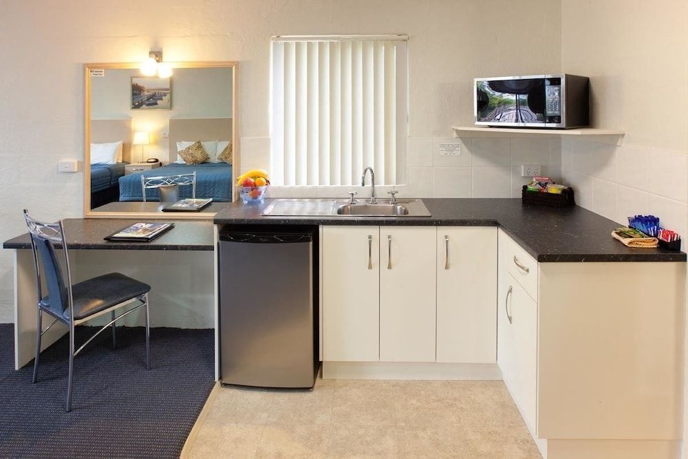 Fairway Motor Inn Family Room 9