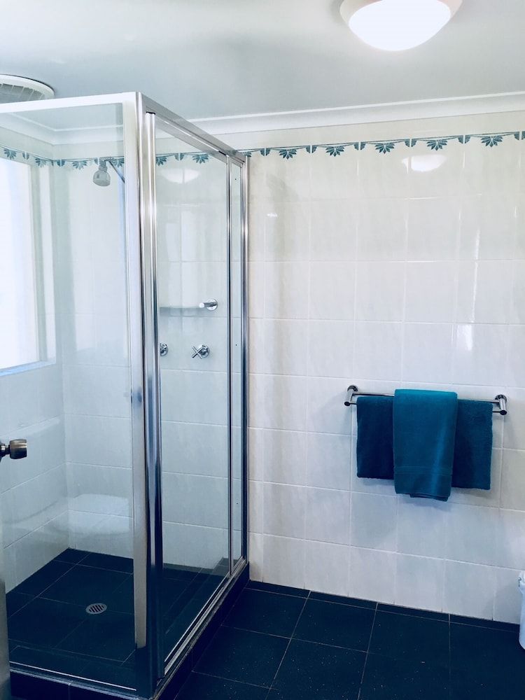 Fairway Motor Inn Family Room 8