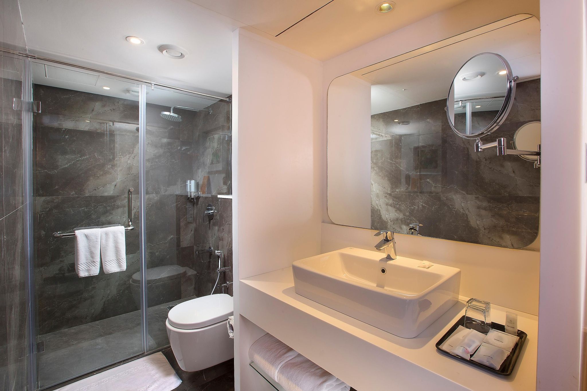 Suite Room