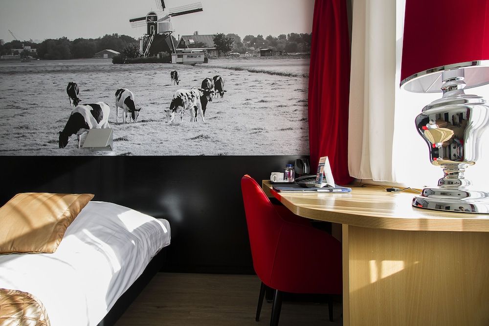 Bastion Hotel Leiden Oegstgeest Deluxe Double Room, 1 King Bed 2