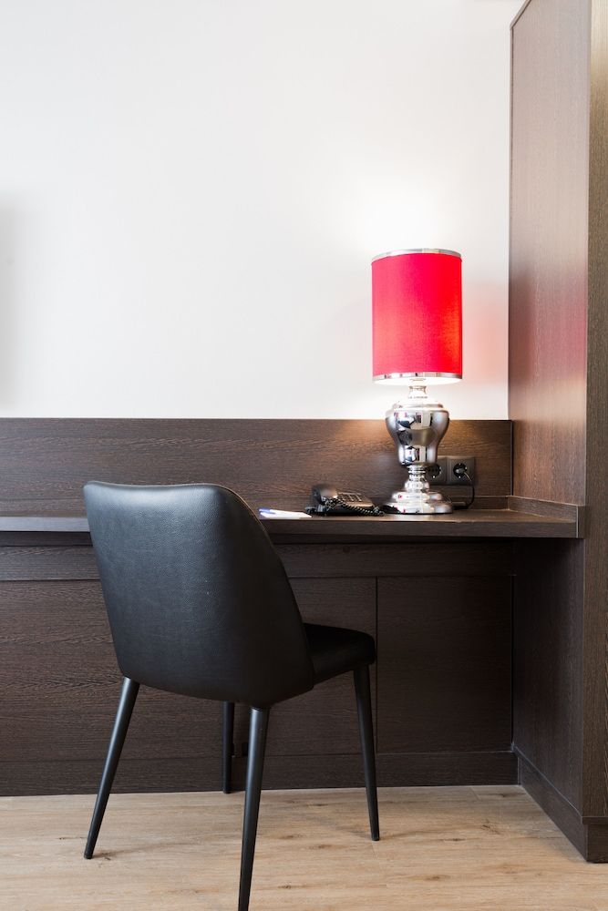 Bastion Hotel Almere Deluxe Double Room, 1 King Bed 3