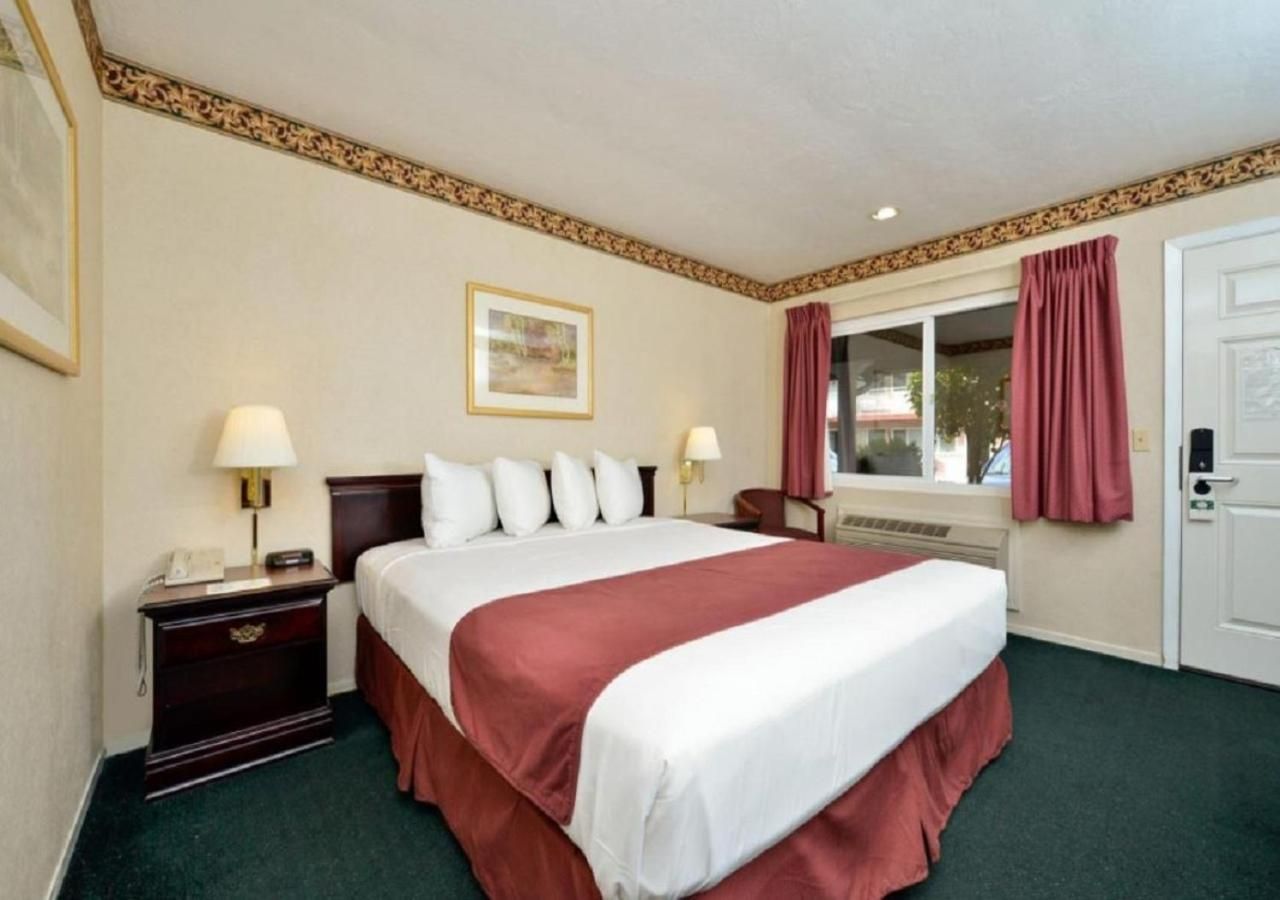 Americas Best Value Inn Sky Ranch 1 Queen Bed Non-Smoking 2