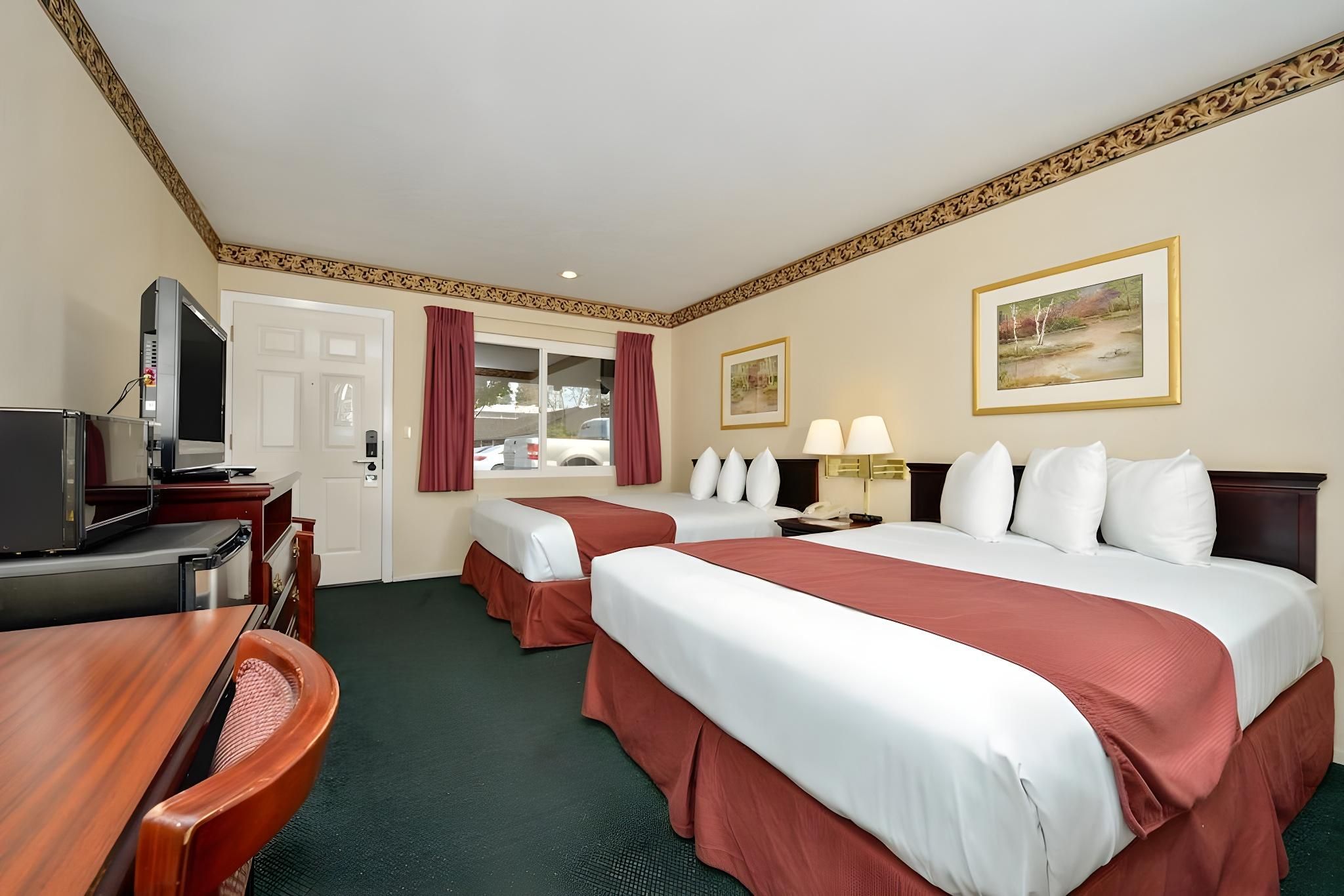 2 Double Beds Non-Smoking
