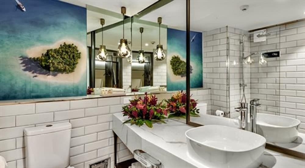 Tanoa Plaza Suva Executive Queen Room 5