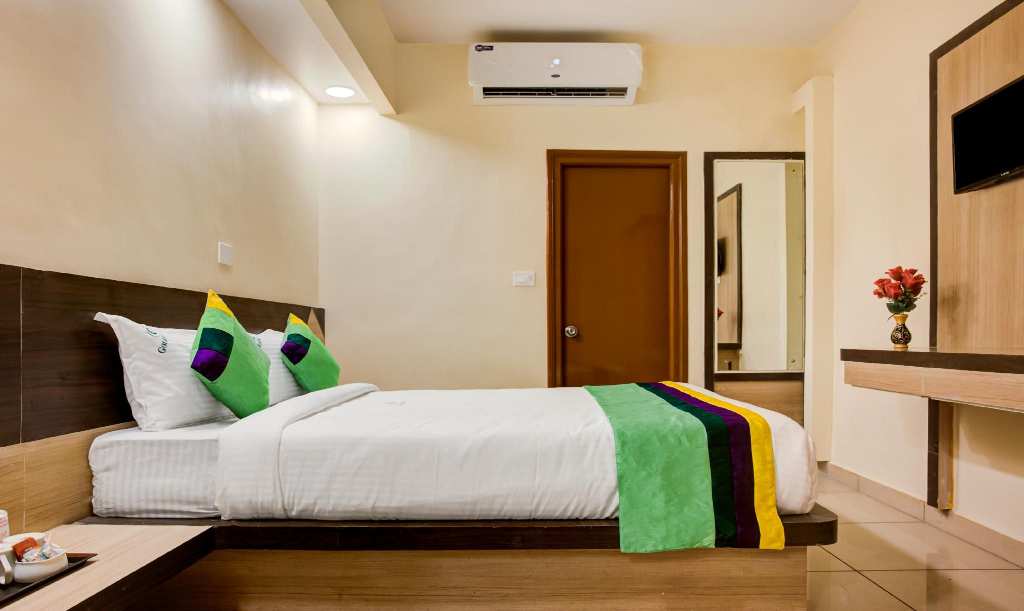 Treebo Golden Inn, 700 Mtrs From Promenade Beach Standard Double Room 4