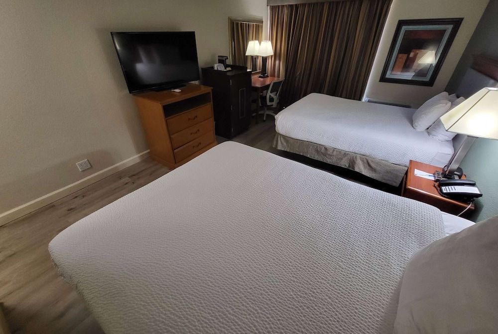 Room, 2 Queen Beds, Accessible, Non Smoking (Mobility,Roll-In Shower)