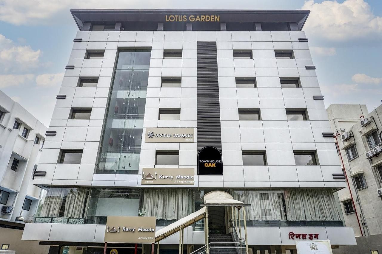 undefined Super Townhouse OAK Regal Inn Near Sant Tukaram Nagar Metro Station