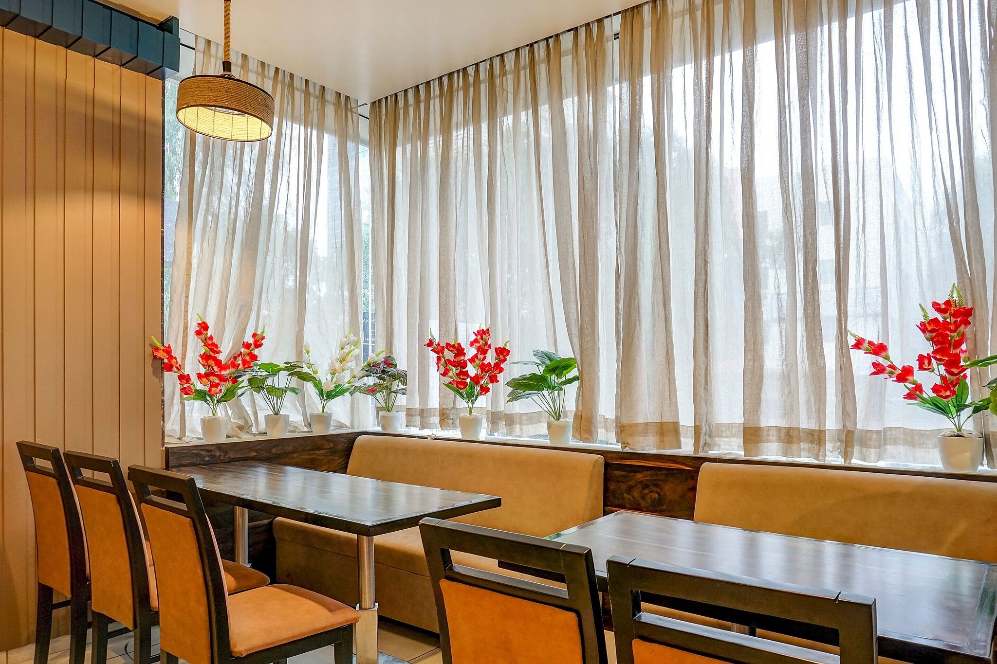 Food & Dining