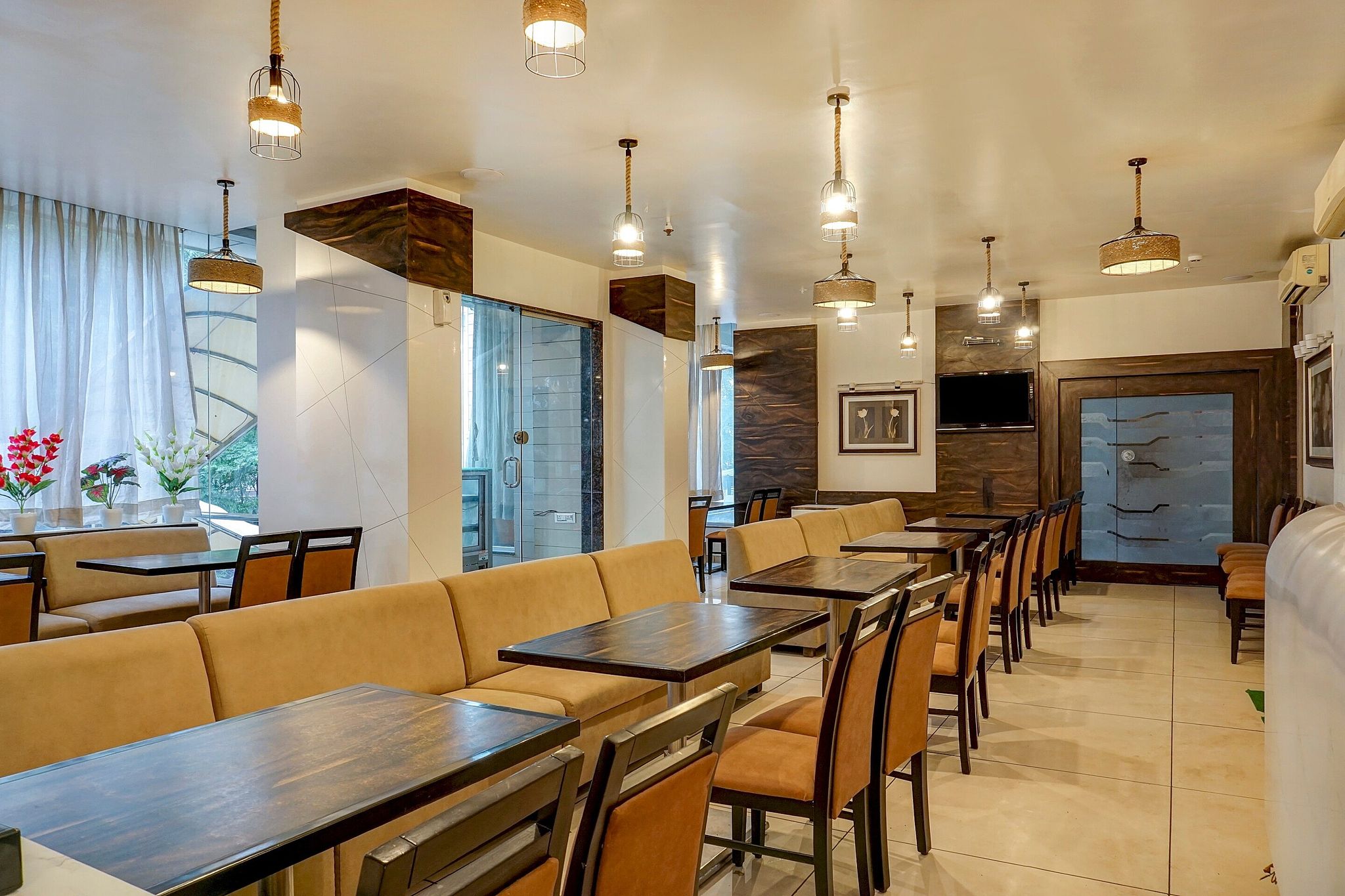 Food & Dining