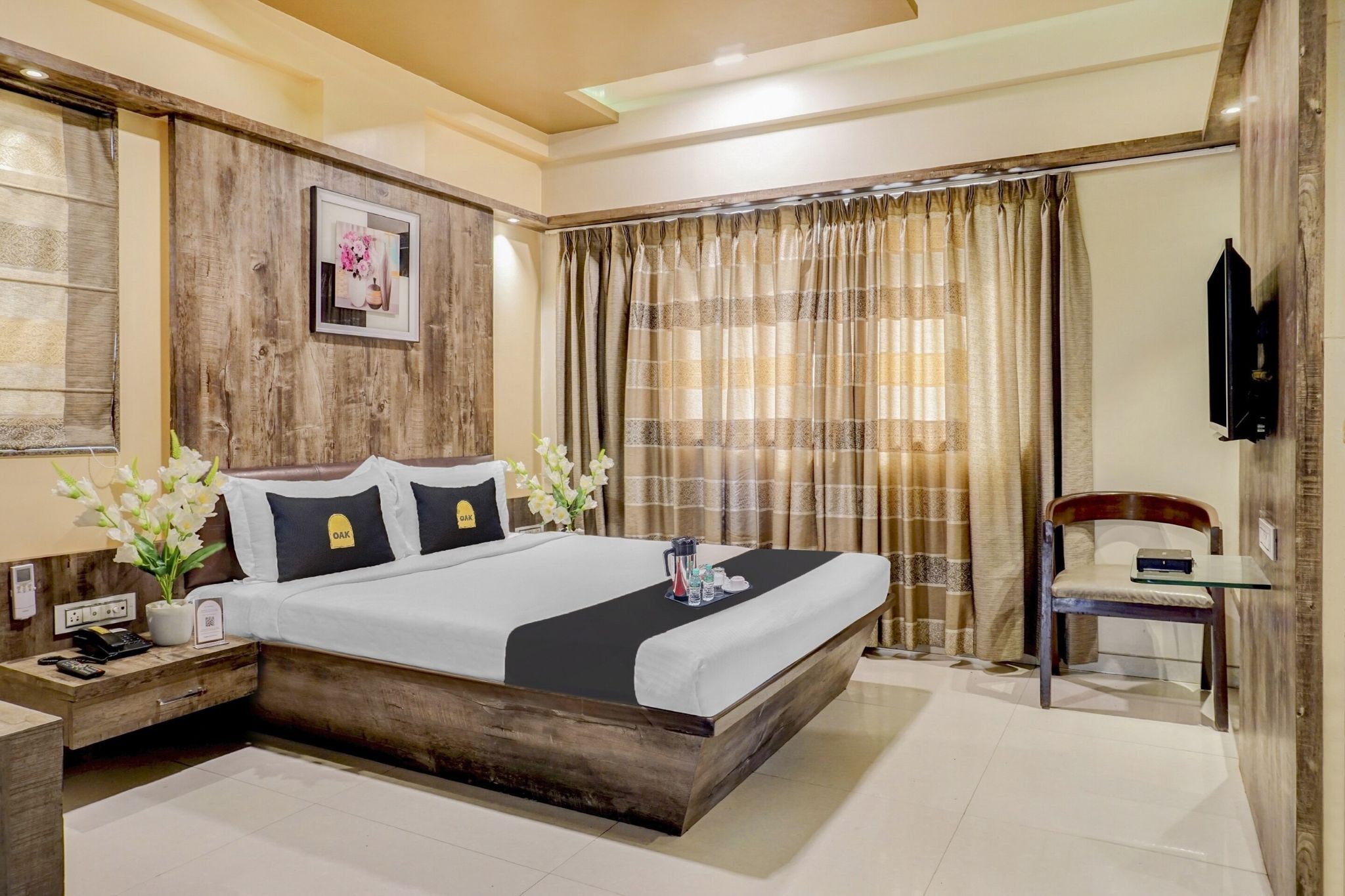 Super Townhouse OAK Regal Inn Near Sant Tukaram Nagar Metro Station Deluxe Room 8